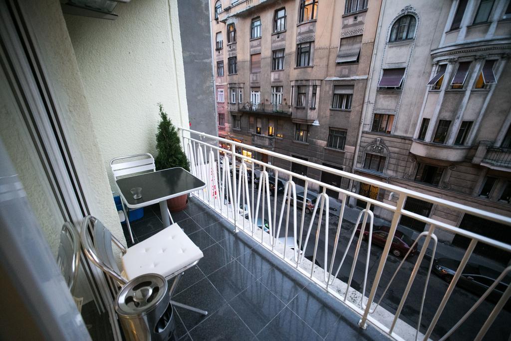 Budapest Downtown Apartments With Balcony & Optional Garage & Restaurant In The Building Phòng bức ảnh