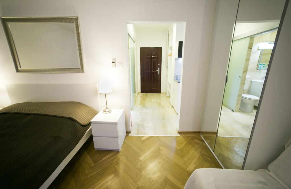 Budapest Downtown Apartments With Balcony & Optional Garage & Restaurant In The Building Phòng bức ảnh