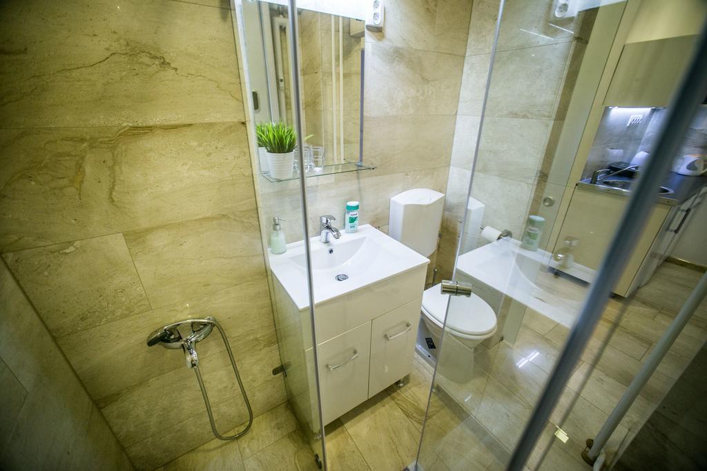 Budapest Downtown Apartments With Balcony & Optional Garage & Restaurant In The Building Phòng bức ảnh